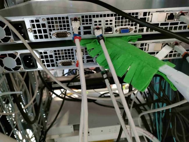 Nettoyage faux-plancher technique salle informatique